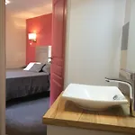 מלון Logis Restaurant Du Cheval Blanc 2*