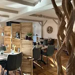 Logis Restaurant Du Cheval Blanc Hotel