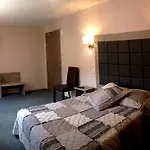 מלון Logis Restaurant Du Cheval Blanc Chamouilley