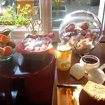 מלון Logis Restaurant Du Cheval Blanc 2*