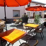 Logis Restaurant Du Cheval Blanc מלון Chamouilley