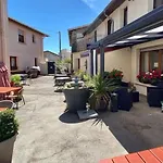 Logis Restaurant Du Cheval Blanc מלון