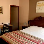מלון Logis Restaurant Du Cheval Blanc 2*