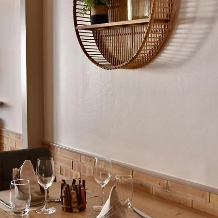 ホテル Logis Restaurant Du Cheval Blanc Chamouilley