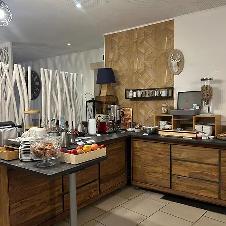 Du Cheval Blanc Logis 2*