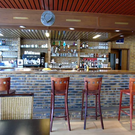 Hotel Du Cheval Blanc Logis Chamouilley