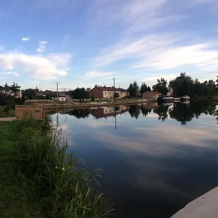 Du Cheval Blanc Logis