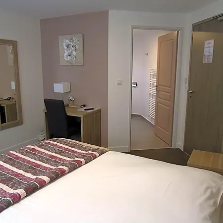 Hotell Logis Restaurant Du Cheval Blanc 2*