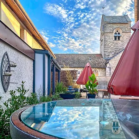 Logis Restaurant Du Cheval Blanc ホテル Chamouilley