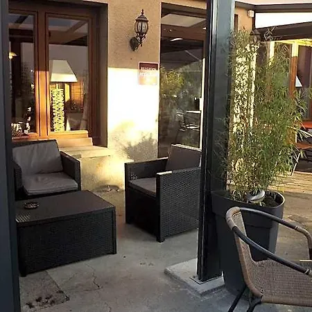 Logis Restaurant Du Cheval Blanc Hotell
