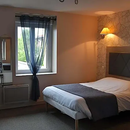 Hotell Logis Restaurant Du Cheval Blanc