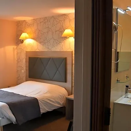 Logis Restaurant Du Cheval Blanc Hotell 2*