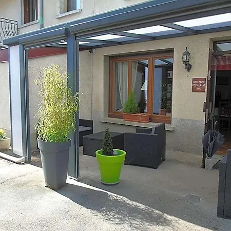 Logis Restaurant Du Cheval Blanc Hotell