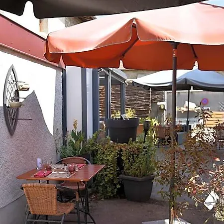 Hotell Logis Restaurant Du Cheval Blanc