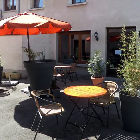 ホテル Logis Restaurant Du Cheval Blanc