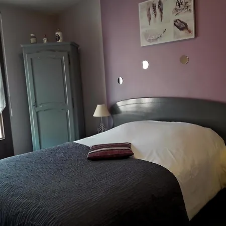 فندق Logis Restaurant Du Cheval Blanc 2*