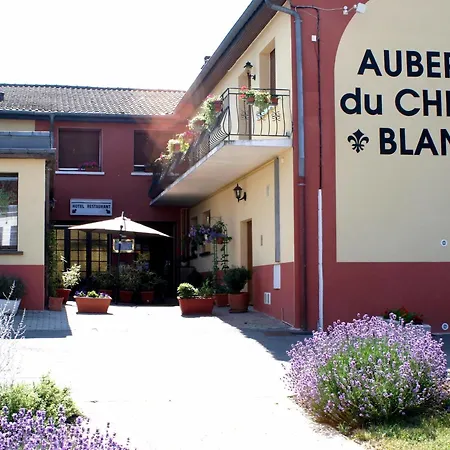 ホテル Logis Restaurant Du Cheval Blanc