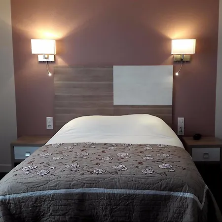 فندق Logis Restaurant Du Cheval Blanc 2*
