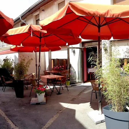 Logis Restaurant Du Cheval Blanc 2* Chamouilley