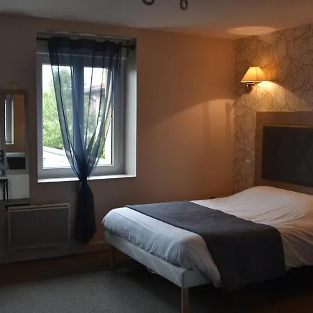 Logis Restaurant Du Cheval Blanc Отель 2*
